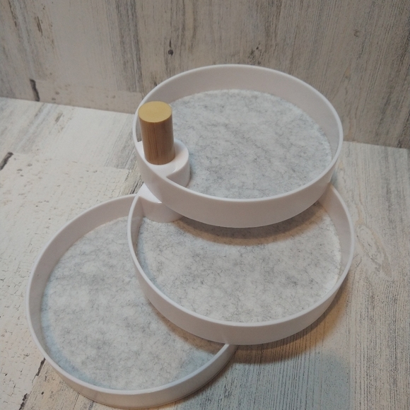 The 2 Bandits Tiered Catchall Jewelry Tray - Picture 2 of 6